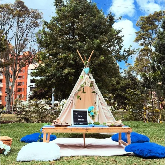 Themed picnic styling with teepee tent by Loopicnic